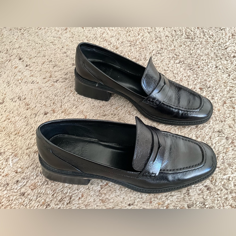 Vince Camuto leather loafer size 9M